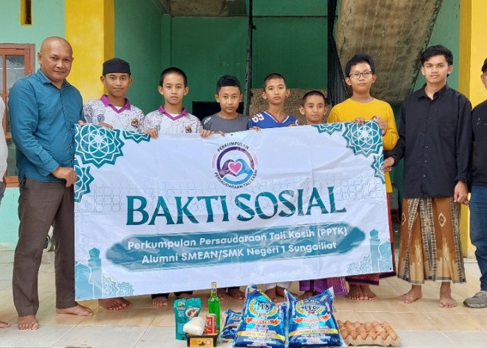 PPTK SMWAN/SMKN Sungailiat Bersama PWI Basel Salurkan Bantuan ke Empat Pondok Pesantren
