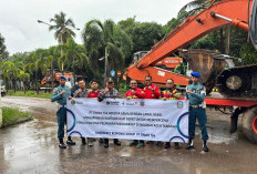 PT Timah - Lanal Babel Kirim 5 Unit Excavator