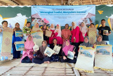 Masyarakat Adat Mapur Dapat Pelatihan Decoupage