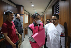 Mengalir Lewat Keluarga Hakim