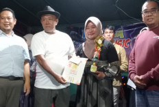 Warga Sinarbaru Meriahkan HUT RI dengan Lomba Karaoke