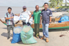 Kelompok Nelayan Dapat Bantuan Jaring dari PT Timah 