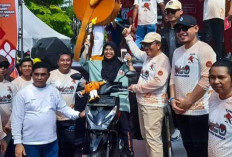 Ribuan Peserta Ikuti Jalan Santai Pilkada Bersama Si Surong