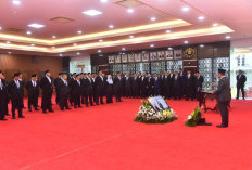 8 Insan PLN Terima Tanda Kehormatan dari Presiden RI