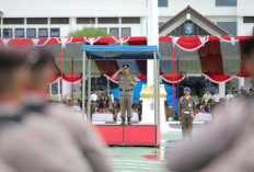 Pemprov Tetap Upacara Hari Pahlawan Saat Hujan Lebat