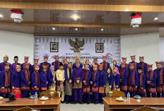 Peringatan HUT Kota Sungailiat ke 295, Pejabat Kompak Pakai Stanjak Depati 