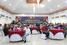 Polda dan Media Bagi-bagi Takjil dan Bukber