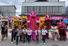 8 Barongsai FOBI Basel Atraksi di Depan Panggung Kehormatan