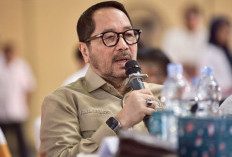 MK Hapus Pensiun Seumur Hidup DPR, Bisa Alihkan untuk Guru Honorer?