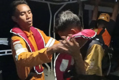 Basarnas Evakuasi   Pemancing di Koala