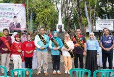 Pj Wali dan Pj Ketua TP PKK Pangkalpinang jadi Orang Tua Asuh Anak Stunting