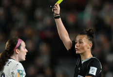 Rebecca Welch Bakal Jadi Wasit Perempuan Pertama di Liga Inggris