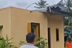 Belasan Rumah Rusak Diterjang Puting Beliung