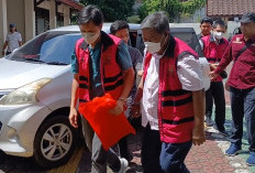 Tragis! Mantan Bupati Bangka Selatan dan Sang Putra Jadi Terdakwa