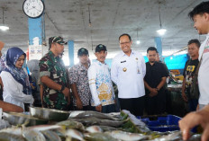 Sidak Pasar Tanjungpandan, Pj Gubernur Sugito: Stok dan Harga Bahan Pokok Terkendali