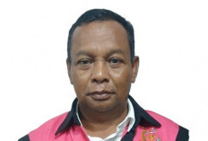 Eks Kajari Bangka Tengah Padeli Pakai Rompi Pink! Apakah Padeli Sendiri?