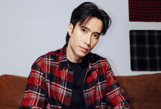 Makam Vidi Aldiano Ditanami Pohon