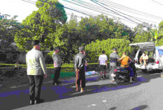 Pria Ditemukan Tewas di Depan Rumah