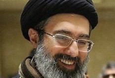 Sang Putra Gantikan Ali Khamenei, Dia Adalah Mojtaba Khamenei 