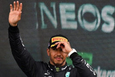 Vettel Bakal Gantikan posisi Hamilton di Mercedes Pada 2025