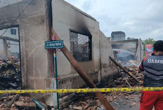 Hanguskan Gudang dan Empat Rumah Warga