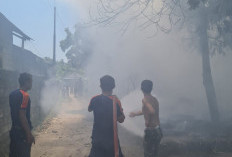 Kebakaran di Kantor Fasnet Sungailiat, Gerak Cepat Tim Damkar Berhasil Padamkan Api