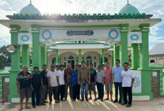 Dukung Aktivitas Umat Muslim, Kamarudin Muten Bantu Pembangunan Jalan di Masjid Jami' Bangka Selatan