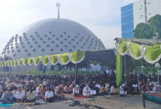 Ribuan Warga Shalat Idul Adha di Masjid Kubah