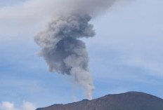 Tanda-tanda Alam, Giliran Gunung Ibu Malut Erupsi 