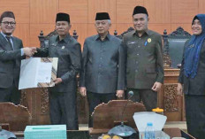 Pemkab Bateng Sampaikan Propemperda Tahun 2025 dan Tandatangani Nota Kesepakatan KUA-PPAS APBD Bateng TA 2025