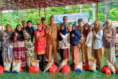 PKK & Dharma Wanita Berbagi Tali Kasih Jelang Ramadhan