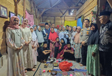 Kejutan Bupati Riza Buka Puasa Bersama Ibu Painem dan Serahkan Bantuan 