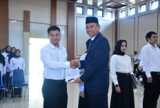 Pj Bupati Isnaini Serahkan SK 123 CPNS Bangka