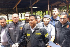 Rumah Bos Besar Kaposang, Gudang & Alat Berat Dipasang Garis Polisi