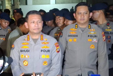 Alotnya Geledah Ruko di Cipete, Akses Naik Dihadang Rantai