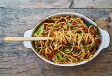 Mie Panjang Umur di Perayaan Imlek, Dipercaya Bawa Keberuntungan