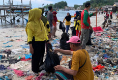 DLH Basel Bersih-bersih Pesisir Tanjung Ketapang