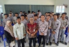 Kesbangpol Beri Pendidikan Politik Pelajar SMK