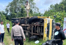 Diduga Rem Blong Truck Sembako Terbalik 