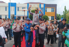 Kombes Pol Max Mariners Pamit Usai Bertugas
