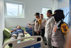 Kunjungi Yani di RS Batin Tikal