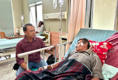 Kepedulian Syahbudin Jenguk Warga Sakit: Harus Kita Bantu