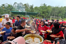 Honda Berbagi Kebahagiaan ke Warga Sinar Manik