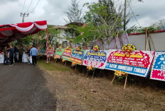 Ratusan Karangan Ucapan Selamat Padati DPRD Basel 