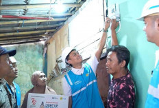 Rayakan HUT RI ke-79, Donasi Pegawai PLN Nyalakan 7.357 Listrik Gratis bagi Keluarga Kurang Mampu