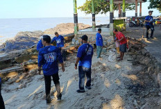 Bersih-Bersih Laut Nek Aji Partai Demokrat Kumpulkan 2 Ton Sampah