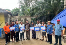 Wabup Yus Derahman Salurkan Sembako Korban Puting Beliung