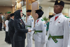 Wabup Debby Kukuhkan 30 Paskibraka Basel