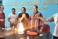 PWI Babel Melawan, 3 Surat  Hendri CH Bangun Dibakar di Kantor PWI