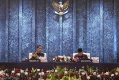 Presiden Jokowi Pimpin Sidang Kabinet Paripurna Terakhir di Istana Garuda IKN